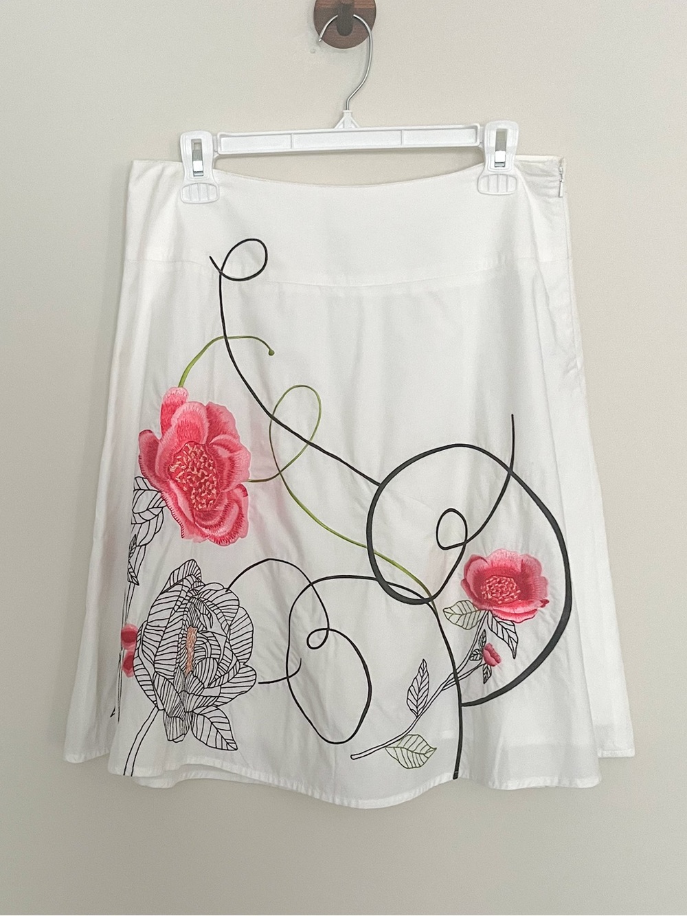 TALBOTS Floral Embroidered A Line Skirt White 100% Cotton Artsy Women’s 10 P